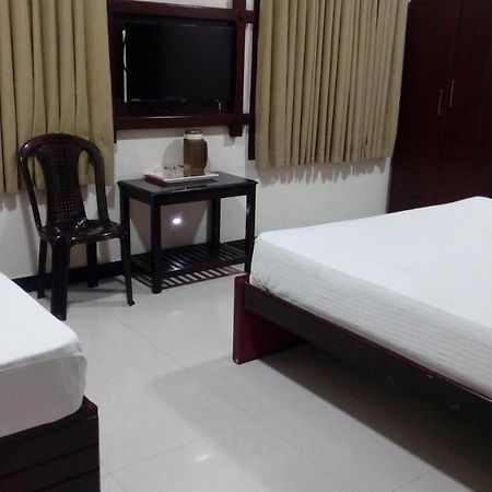 Hotel Suganthi Residency Tiruchirappalli Zewnętrze zdjęcie